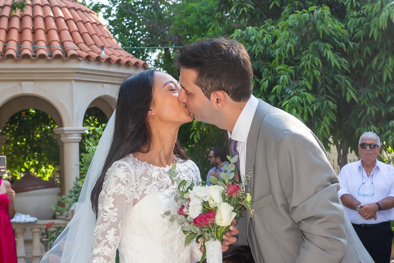 Πραγματικοί Γάμοι στη Λεμεσό: Θαλασσινό φως, οινοχώρια και κομψές δεξιώσεις